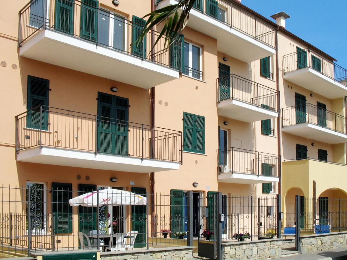 Apartment Cala Azzurra - Imp312 By Interhome Imperia Exterior photo